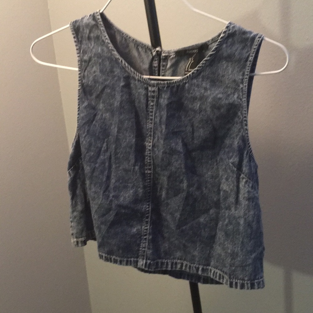 Two cute crop tops